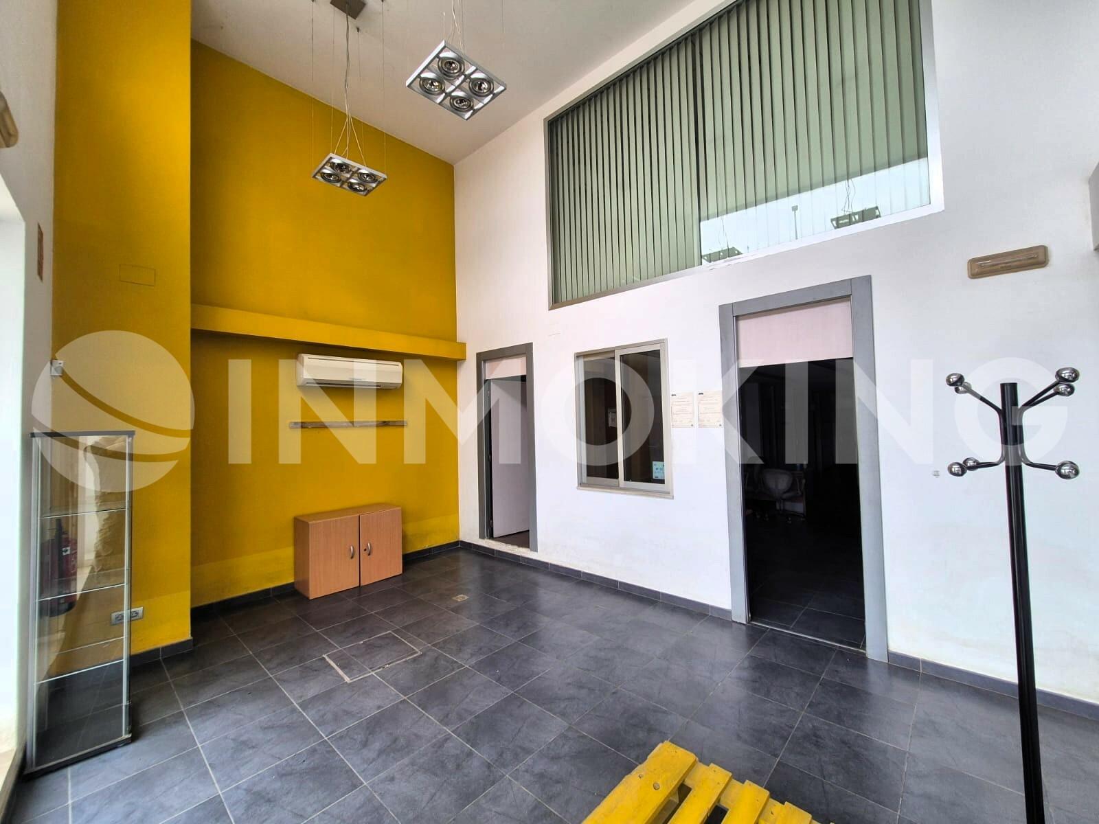 Foto de la propiedad Nave industrial en alquiler primera línea de la Pista de Silla 